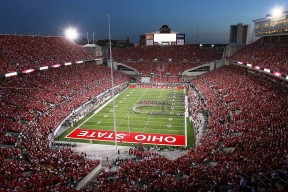 九游体育网址-勇士在第四节突然爆发，库里连续投中几记关键远三，带领球队逆转战局！